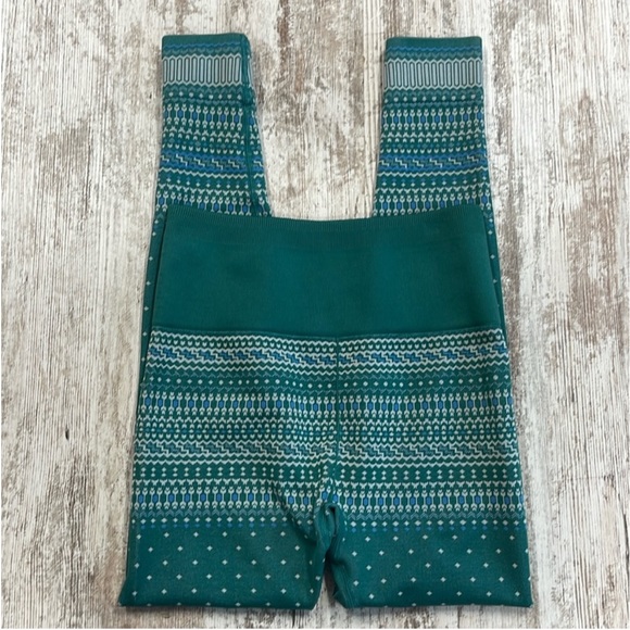Fabletics Dark Jade High-Waisted Fair Isle
Leggings - Picture 2 of 8